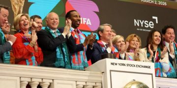 애틀랜타 월드컵 개최위원회가 2일 뉴욕증권거래소(NYSE) 개장 벨을 울리며 월드컵 개막 D-100일을 기념했다. [로이터]