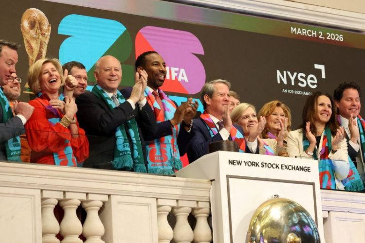 애틀랜타 월드컵 개최위원회가 2일 뉴욕증권거래소(NYSE) 개장 벨을 울리며 월드컵 개막 D-100일을 기념했다. [로이터]