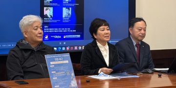 3일 기자회견에서 김영자 분과위원장(가운데)이 부동산 포럼행사에 대해 설명하고 있다.