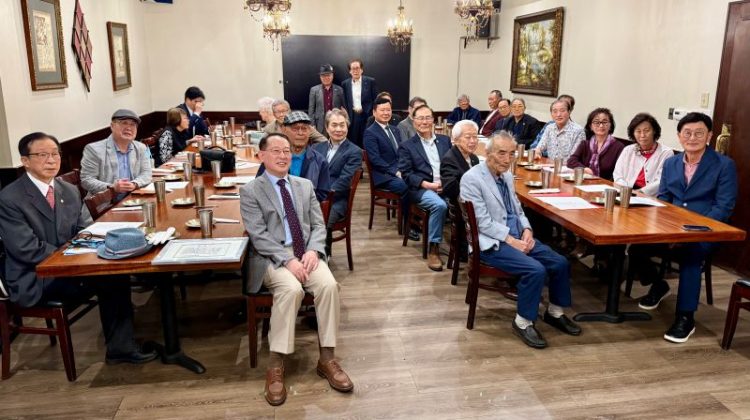 11일 둘루스 청담 식당에서 모임을 가진 한인 원로회 참석자들. 윤지아 기자.