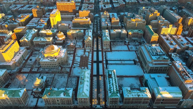 2026년 2월 26일 눈 온 뒤 컬럼비아대 캠퍼스 전경. [홈페이지 캡처 / Lenny Pridatko]