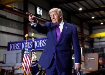 지난 2월 조지아주 롬에 있는 철강 업체 쿠사 스틸을 방문, 유세 활동을 벌인 트럼프 대통령. [로이터]