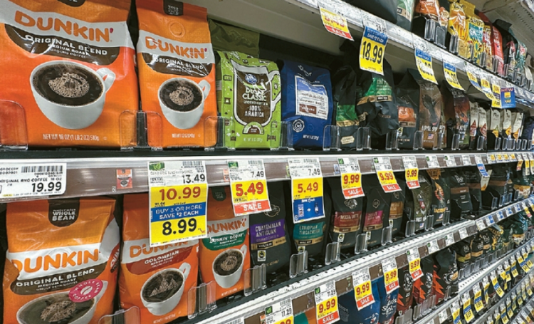 커피 가격이 55.2% 상승한 반면 계란은 16.6% 하락했다. 마켓서 판매되고 있는 커피. 박낙희 기자