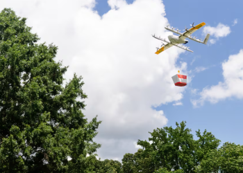 음식 배달에 나선 도어대시의 드론. [도어대시/윙 제공]