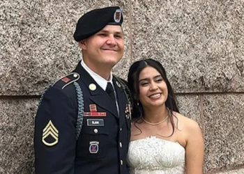 지난 3월 결혼식을 올린 매슈 블랭크 하사와 아내 애니 라모스
[AP=연합뉴스]