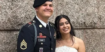 지난 3월 결혼식을 올린 매슈 블랭크 하사와 아내 애니 라모스
[AP=연합뉴스]