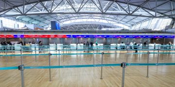 불안한 중동 정세 탓에 유가가 급등하면서 해외여행 수요가 급격히 줄고 있다. 지난 16일, 한산한 인천국제공항 제1여객터미널 출국장 모습. 뉴스1