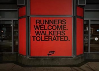 논란이 된 보스턴 마라톤 나이키 광고판
[로빈 미쇼 SNS 캡처]