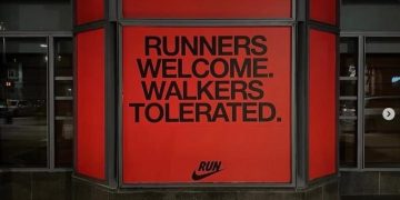 논란이 된 보스턴 마라톤 나이키 광고판
[로빈 미쇼 SNS 캡처]