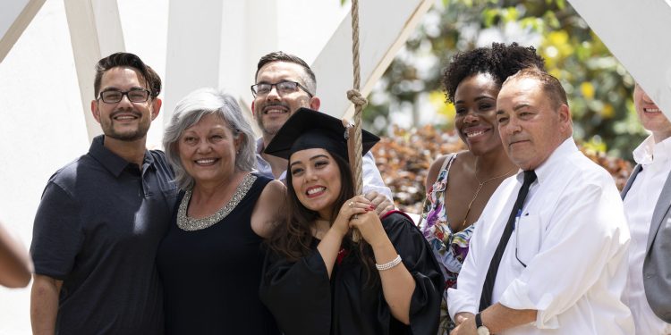 UGA 졸업식 사진. [홈페이지 캡처]