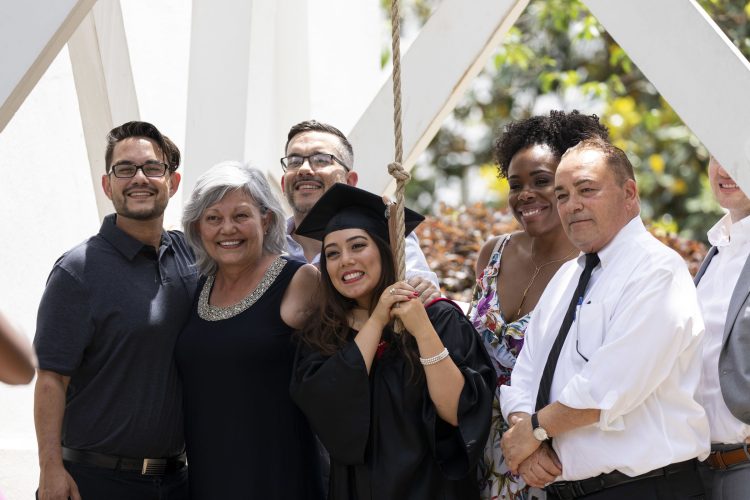 UGA 졸업식 사진. [홈페이지 캡처]