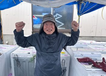 리사이클링 회사인 파워세라에서 일하고 있는 올해 77세 자누마 아키오씨. 김현예 특파원