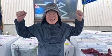 리사이클링 회사인 파워세라에서 일하고 있는 올해 77세 자누마 아키오씨. 김현예 특파원