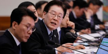 이재명 대통령이 6일 청와대에서 열린 제14회 국무회의 겸 제4차 비상경제점검회의에서 발언하고 있다. 청와대사진기자단