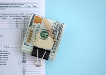 올해 소득세 보고 시즌 납세자들의 평균 환급액이 전년 대비 11% 상승에 그친 것으로 집계됐다.  [출처 셔터스톡]