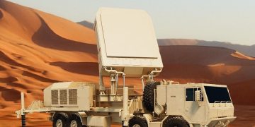 한화시스템이 개발한 ‘천궁-II 다기능레이다(MFR)’ 수출형 모델. 항공기·탄도탄 등으로부터 지상을 방어하기 위한 중거리 지대공 유도무기체계의 핵심 장비로, 2022년 UAE, 2024년 사우디아라비아, 2025년 이라크에 수출됐다. 사진 한화시스템