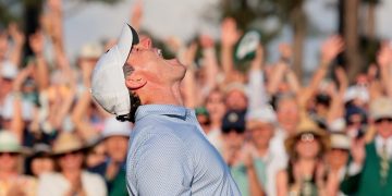 로리 매킬로이가 마스터스 우승을 확정지은 뒤 포효하고 있다. [로이터]