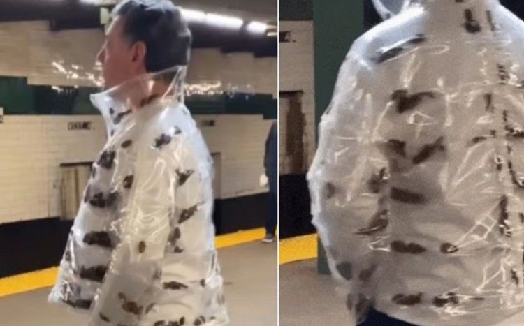 한 남성이 뉴욕 지하철에서 살아 있는 바퀴벌레를 넣은 투명 패딩 재킷을 입고 있는 영상이 퍼졌다. 사진 프리프레스저널 홈페이지·엑스 캡처