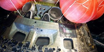 샌디에이고 인근 바다에 착수한 유인 캡슐 오리온 [로이터]