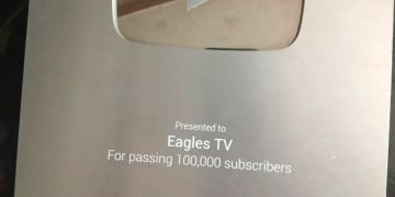 당근마켓에 올라온 이글스TV 실버버튼. 사진 온라인커뮤니티 캡처