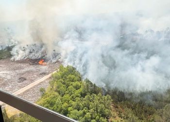 지난 24일 촬영된 브랜틀리 카운티 산불 모습. [주지사실 제공]