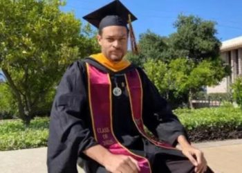 25일 트럼프 만찬장 총격범 용의자 콜 앨런 추정 졸업사진
[링크드인 발췌]