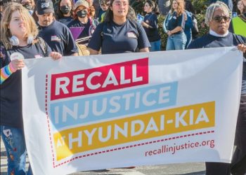 지난해 LA에서 현대·기아차를 상대로 벌어진 노동 단체의 시위. 김상진 기자