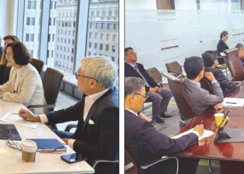 한미은행(왼쪽)과 PCB뱅크가 27일 오전 주주총회를 열고 이사진 재승인 등 안건을 처리했다. 은행들은 지난해의 도약을 바탕으로 올해도 높은 성과를 이루자고 결의했다. [한미은행 제공], 최인성 기자