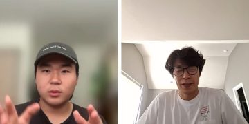 다큐 '얼'의 주인공 송형용 씨(오른쪽)와 이한얼 감독.