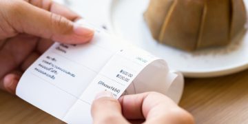 애틀랜타 식당 중 월드컵을 앞두고 의무 팁을 계산서에 포함시키는 경우가 늘고 있다. [출처 셔터스톡]