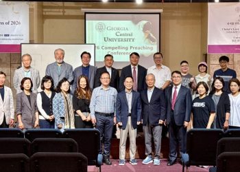 설교 세미나가 끝난 후 참석자들이 한자리에 모여 단체사진을 찍었다. 윤지아 기자.