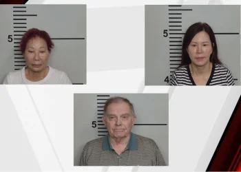 (왼쪽부터) 향선 브라운, 김정화, 스티븐 스타우트 [루이빌 교도소 제공]