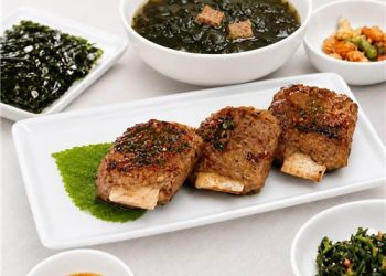 대한항공 떡갈비 구이와 소고기 미역국
[대한항공 제공]