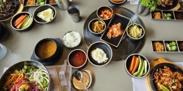 둘루스 ‘강호동 678’ 식당의 런치스페셜 메뉴.