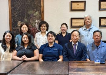 3일 킥스타트 행사를 설명하는 기자회견에서 월드옥타 및 차세대 관계자들이 참석해 단체사진을 찍었다. 윤지아 기자