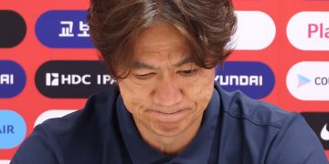 한국축구국가대표팀의 홍명보 감독이 28일(현지시간) 멕시코 사포판 치바스 바예 베르데에서 기자회견을 하며 사퇴 의사를 밝히고 있다. [연합뉴스]